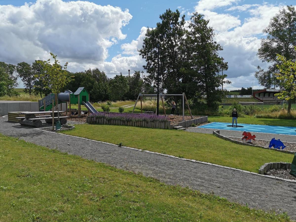 Appartamento Gamla Skolan Rum & Oevernattning I Spjutstorp Esterno foto